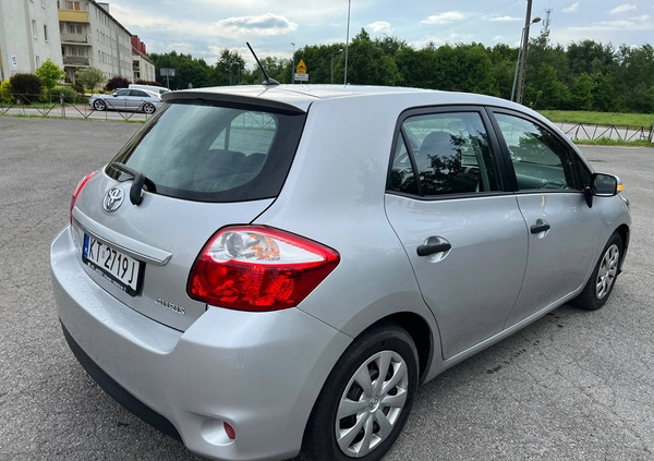 Toyota Auris cena 25900 przebieg: 138980, rok produkcji 2010 z Tarnów małe 781